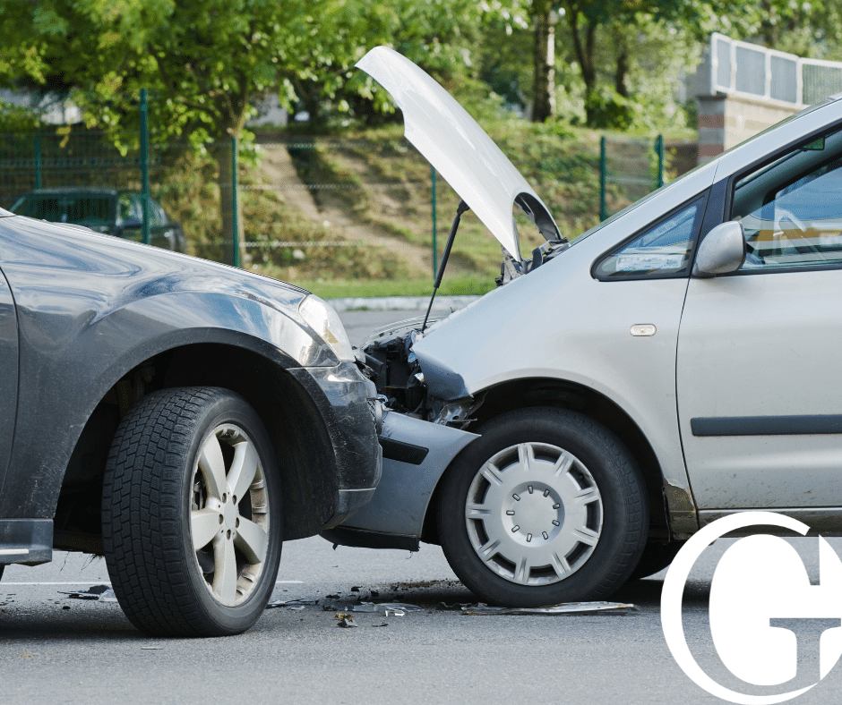 2 cars involved in a car crash